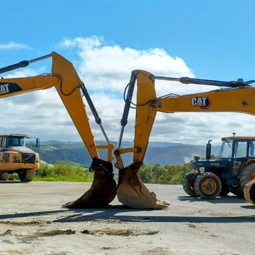 Excavadoras CAT de Aperta Invest para el alquiler de maquinaria pesada en Cedeira